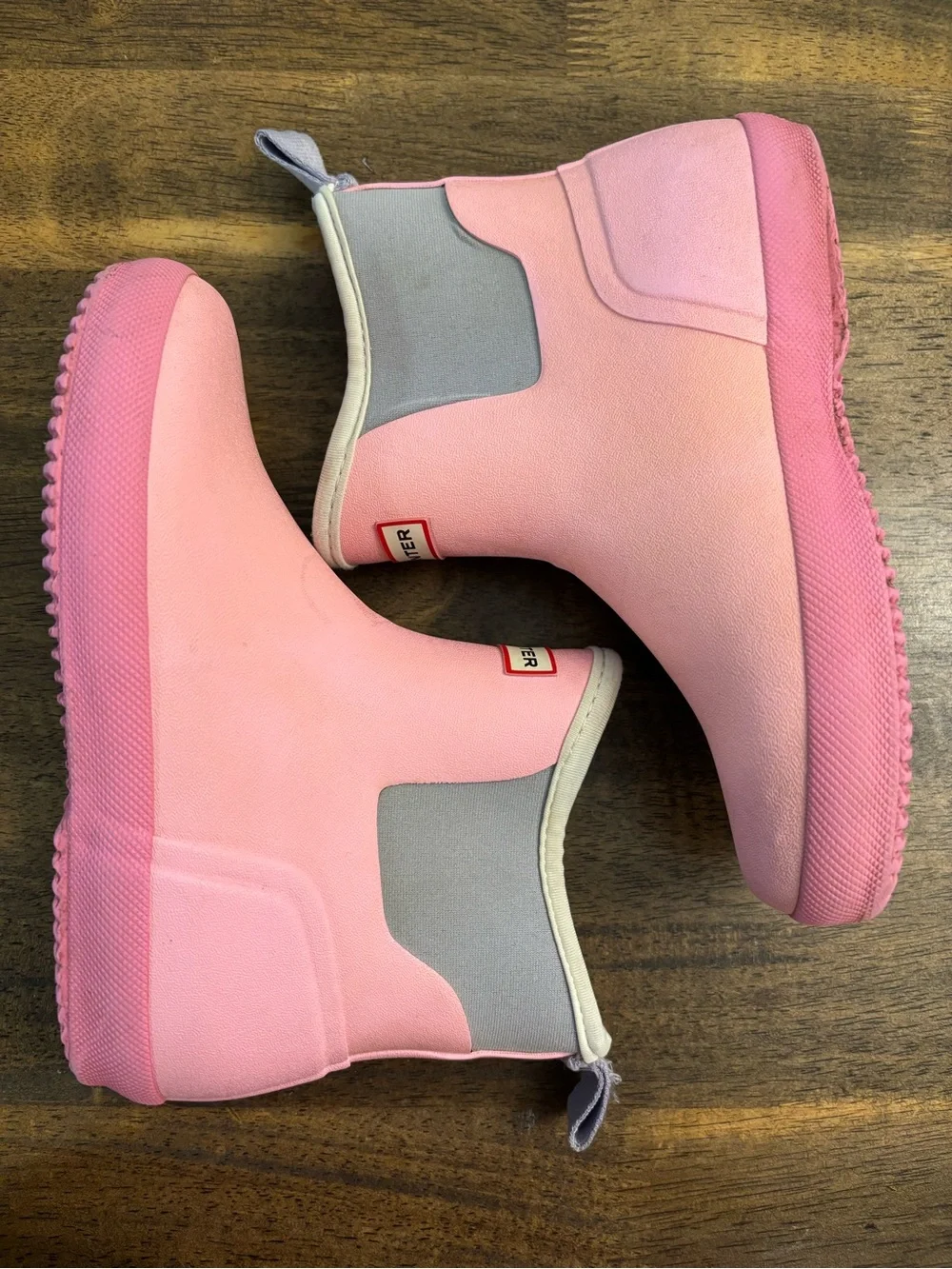 Hunter Kids Size 1 Pink Short Waterproof Rain Boots with Gray Trim